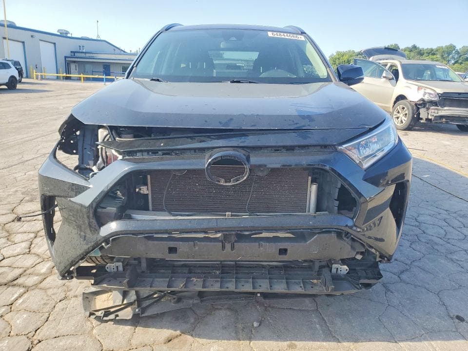 2019 TOYOTA RAV4 XLE 5