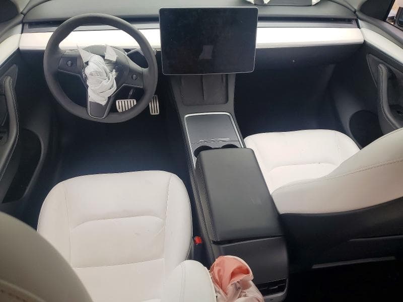 2023 TESLA MODEL Y 8