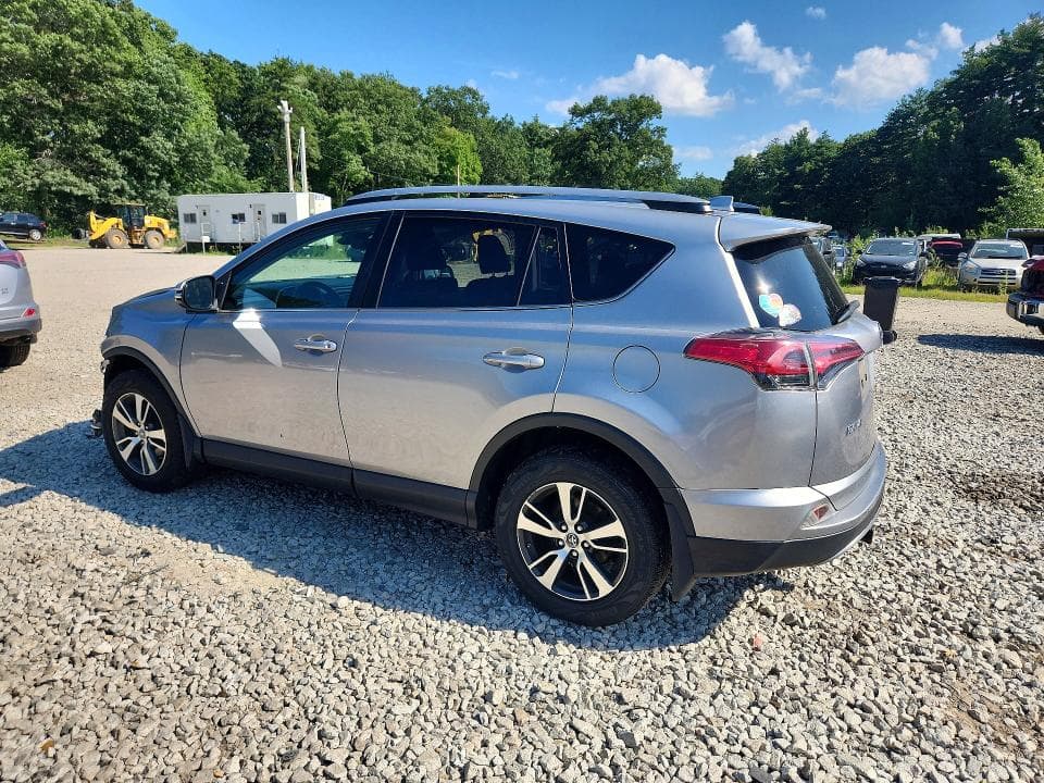 2018 TOYOTA RAV4 XLE 2