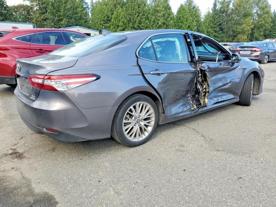 2019 TOYOTA CAMRY HYBRID XLE 3