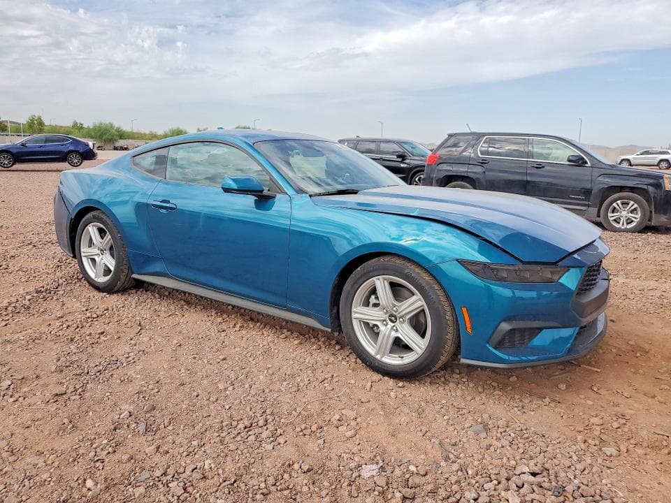 2026 FORD MUSTANG 4
