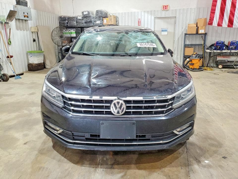 2018 VOLKSWAGEN PASSAT SE 5