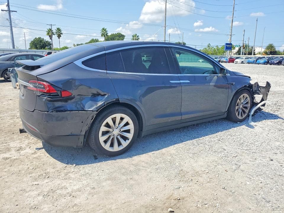 2017 TESLA MODEL X 3