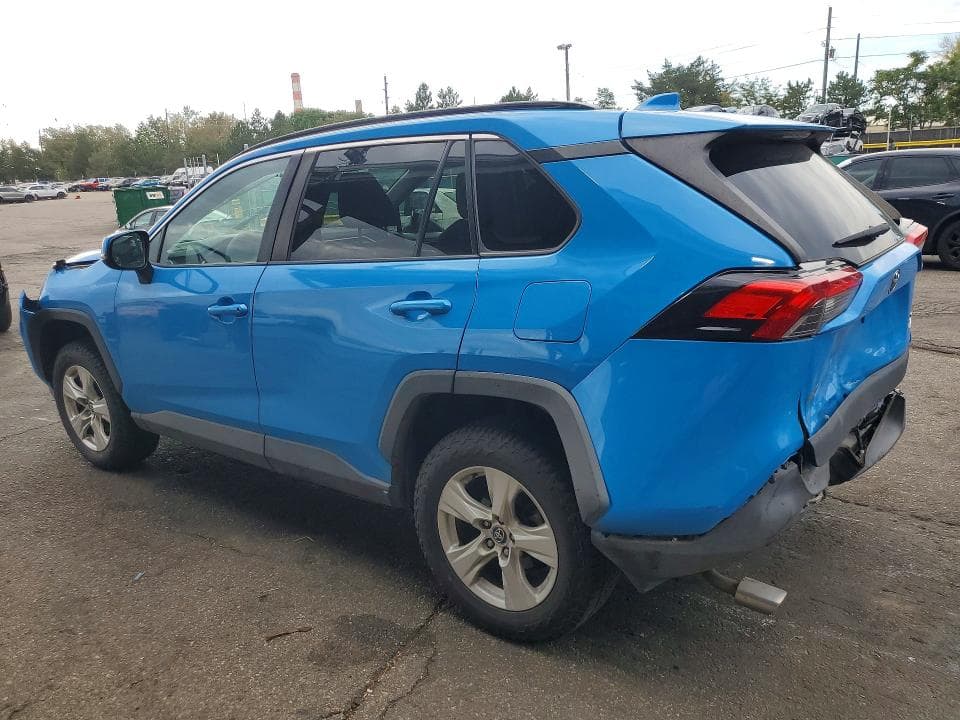 2020 TOYOTA RAV4 XLE 2