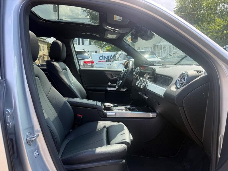 2021 MERCEDES-BENZ GLB 250 4MATIC 8