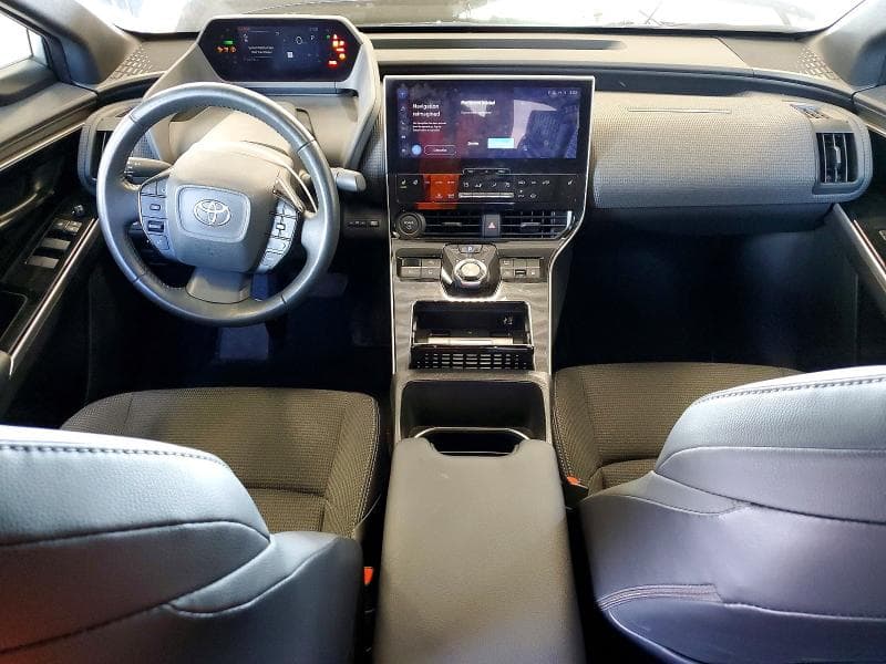 2023 TOYOTA BZ4X XLE 8