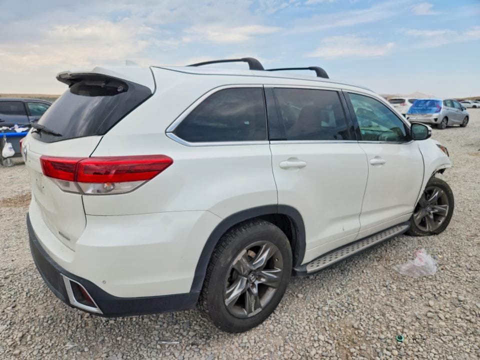 2017 TOYOTA HIGHLANDER LIMITED PLATINUM 3