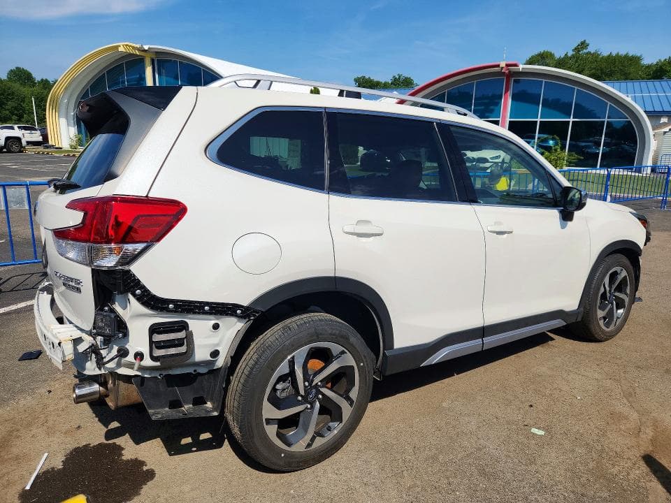 2024 SUBARU FORESTER TOURING 3