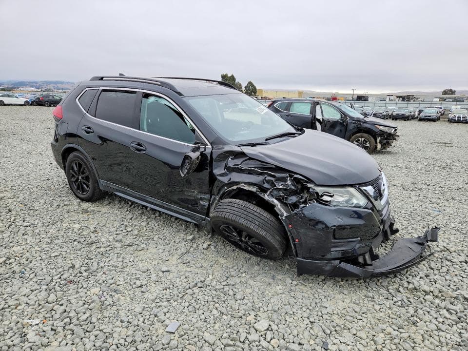 2017 NISSAN ROGUE SV 4