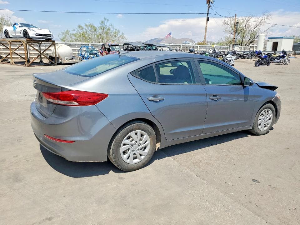 2018 HYUNDAI ELANTRA SE 3
