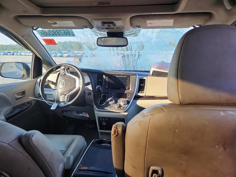 2020 TOYOTA SIENNA XLE PREMIUM 8-PASSENGER 8