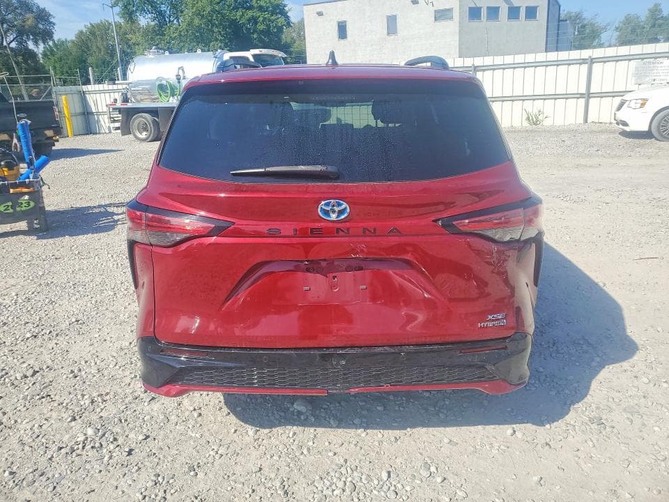 2021 TOYOTA SIENNA XSE 6