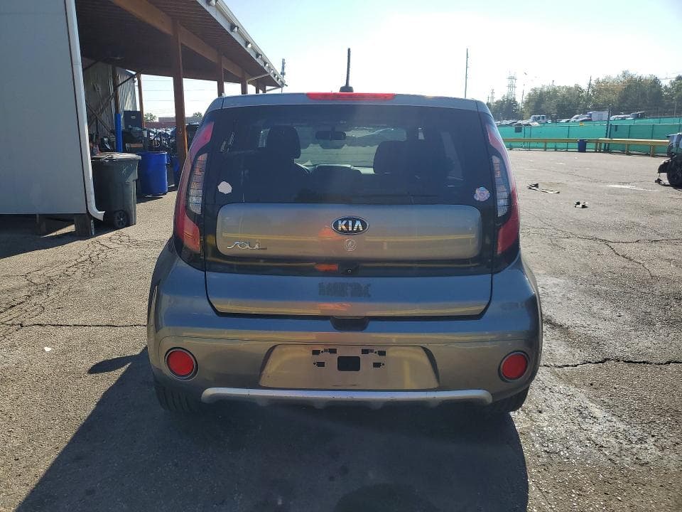 2017 KIA SOUL + 6