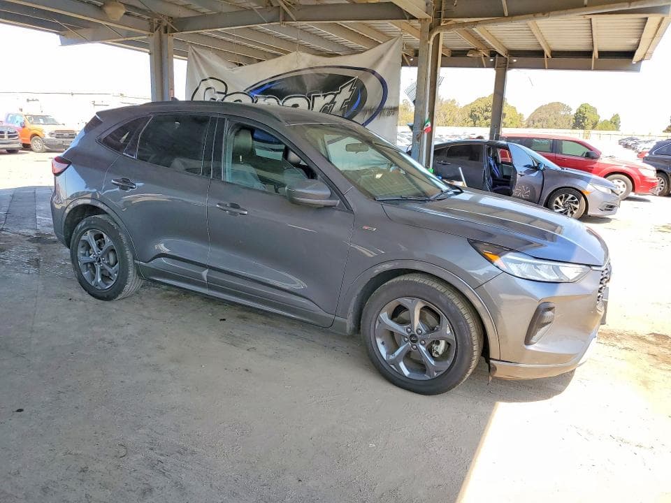 2023 FORD ESCAPE ST LINE 4