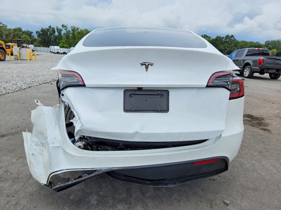2023 TESLA MODEL Y 6