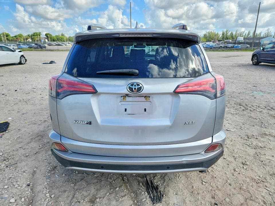 2018 TOYOTA RAV4 XLE 6