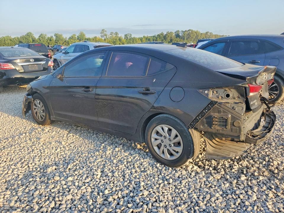 2018 HYUNDAI ELANTRA SE 2