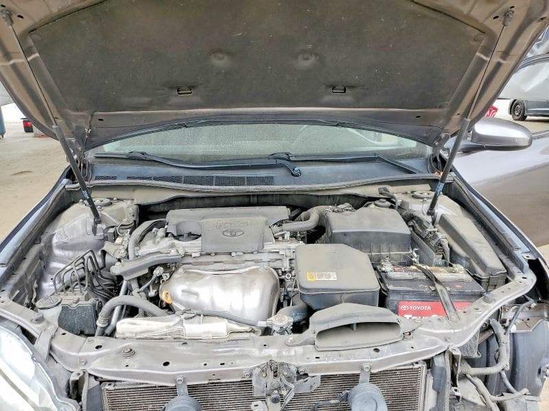 2017 TOYOTA CAMRY SE 11