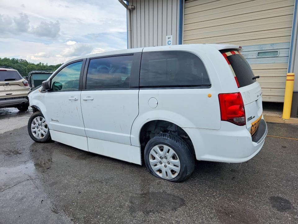 2018 DODGE GRAND CARAVAN SE 2