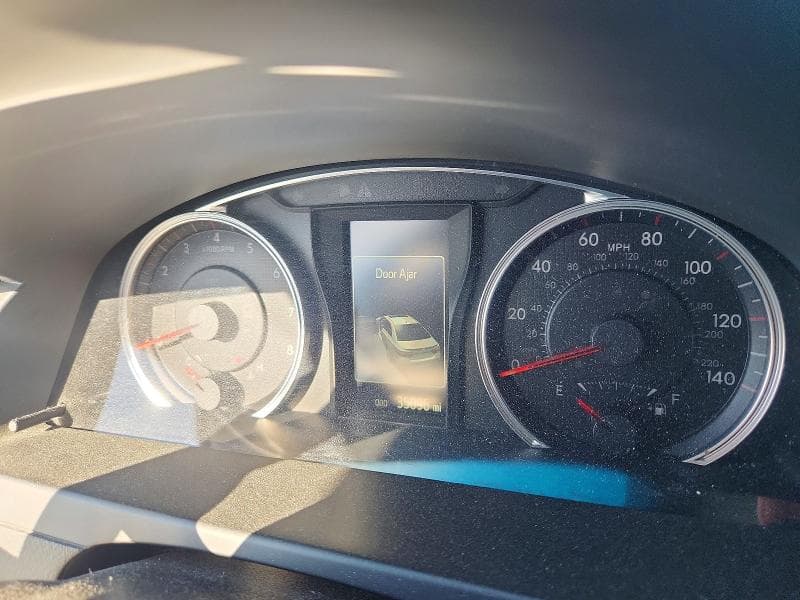 2017 TOYOTA CAMRY SE 9