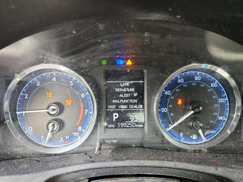 2017 TOYOTA COROLLA LE 9