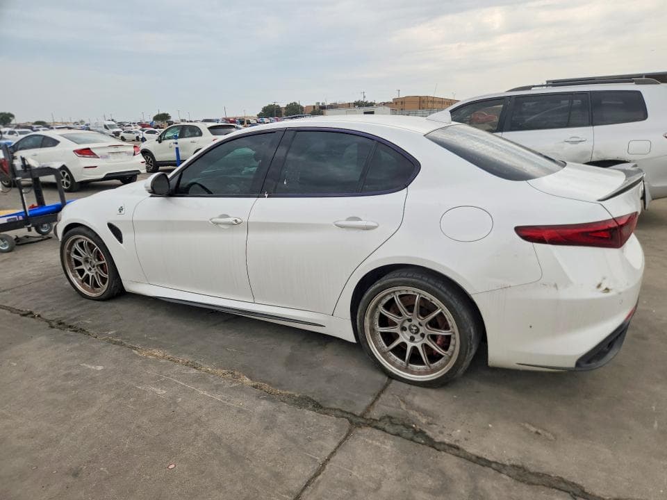 2017 ALFA ROMEO GIULIA QUADRIFOGLIO 2