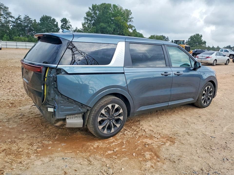 2024 KIA CARNIVAL EX 3