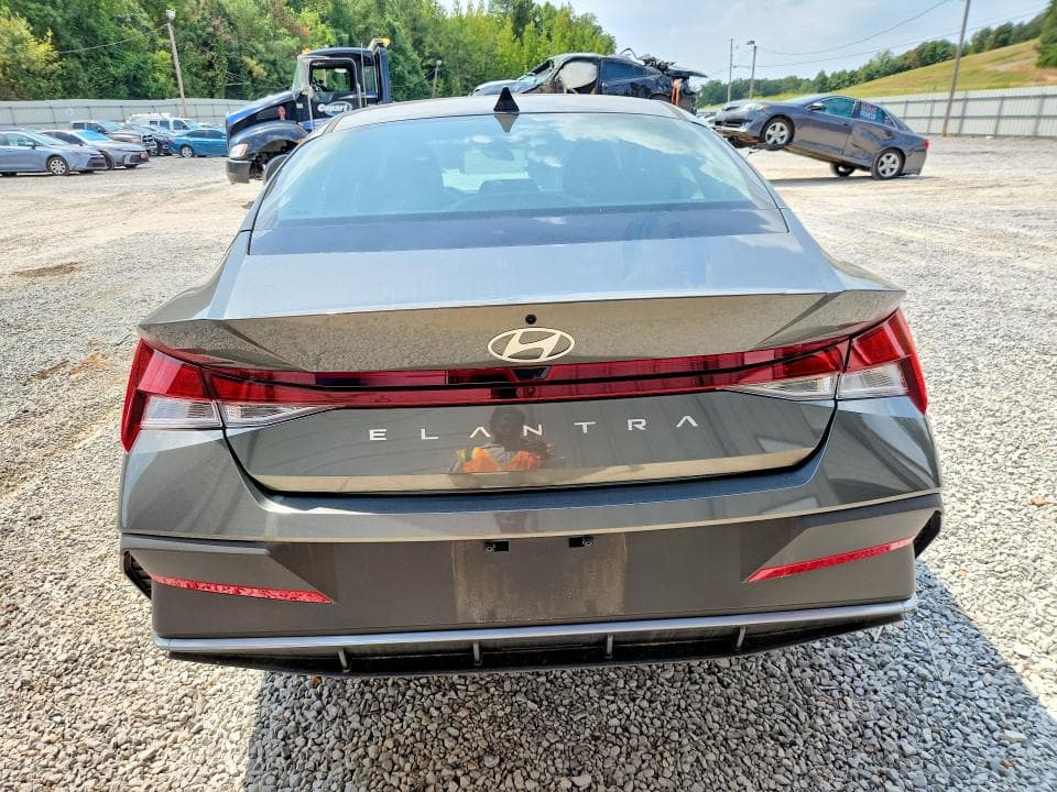 2025 HYUNDAI ELANTRA SE 6