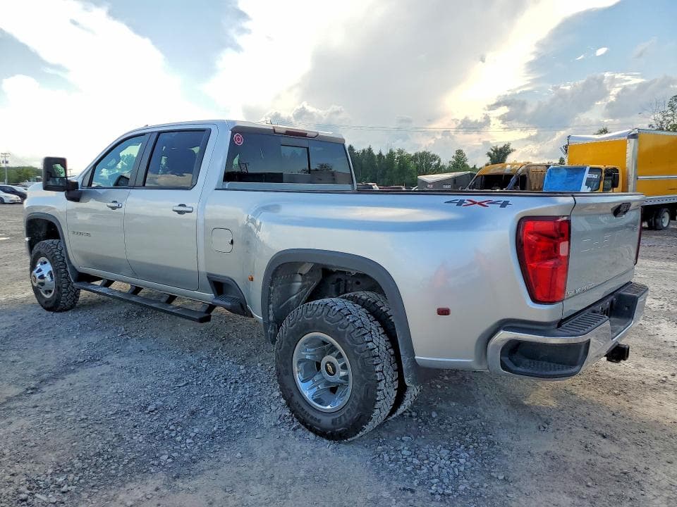 2023 CHEVROLET SILVERADO K3500 LT 2