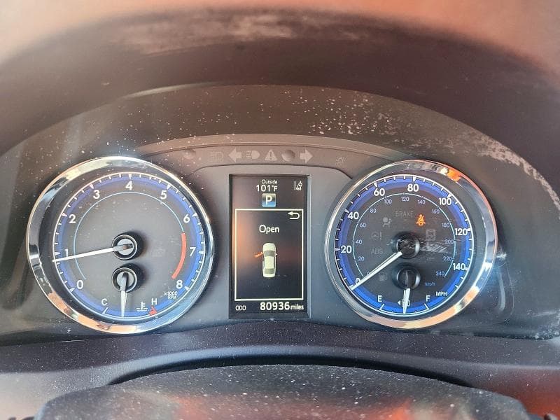 2018 TOYOTA COROLLA XSE 9