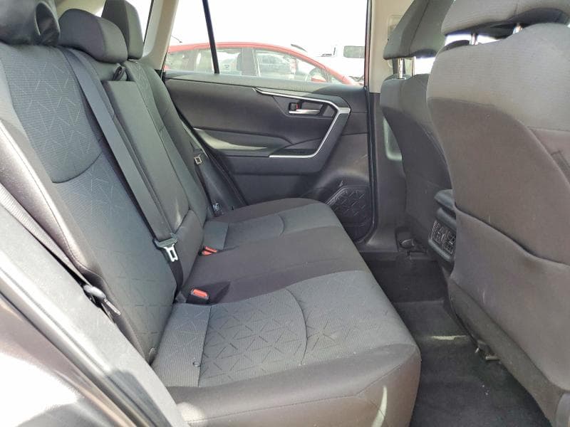 2024 TOYOTA RAV4 XLE 10