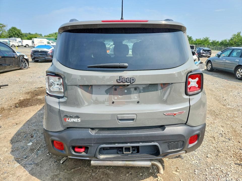 2022 JEEP RENEGADE TRAILHAWK 6