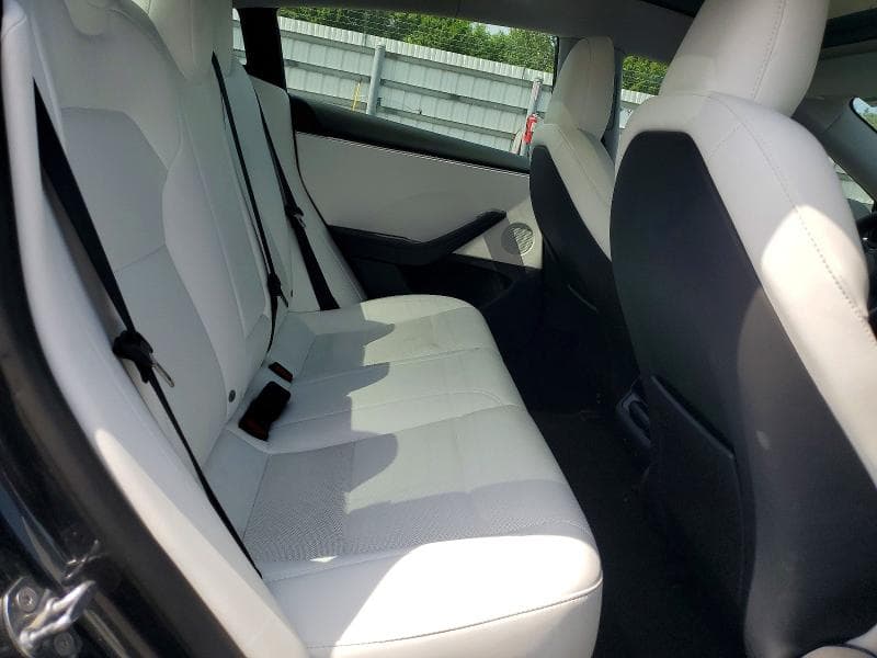 2025 TESLA MODEL 3 10