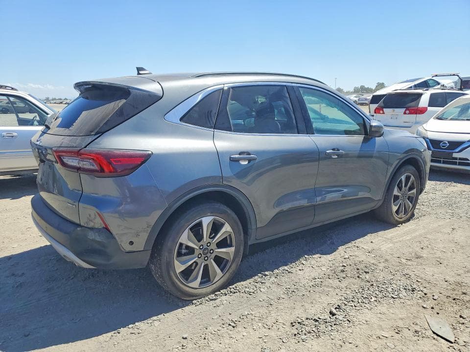 2024 FORD ESCAPE PLATINUM 3