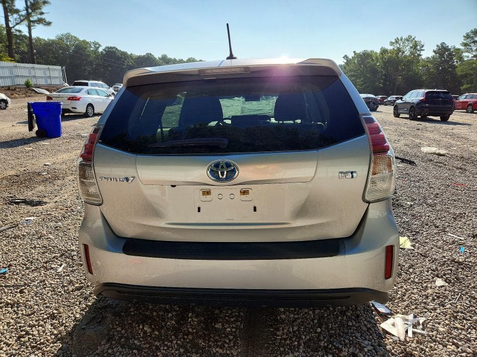2017 TOYOTA PRIUS V THREE 6
