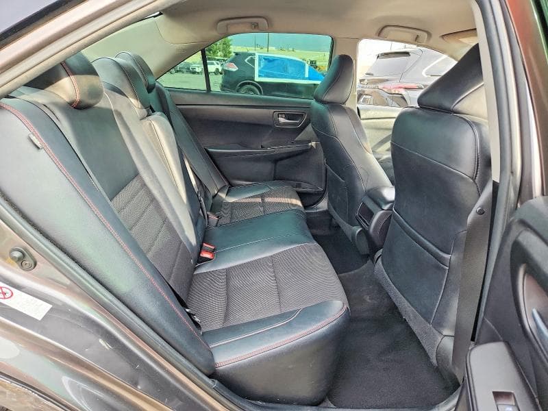 2017 TOYOTA CAMRY SE 10