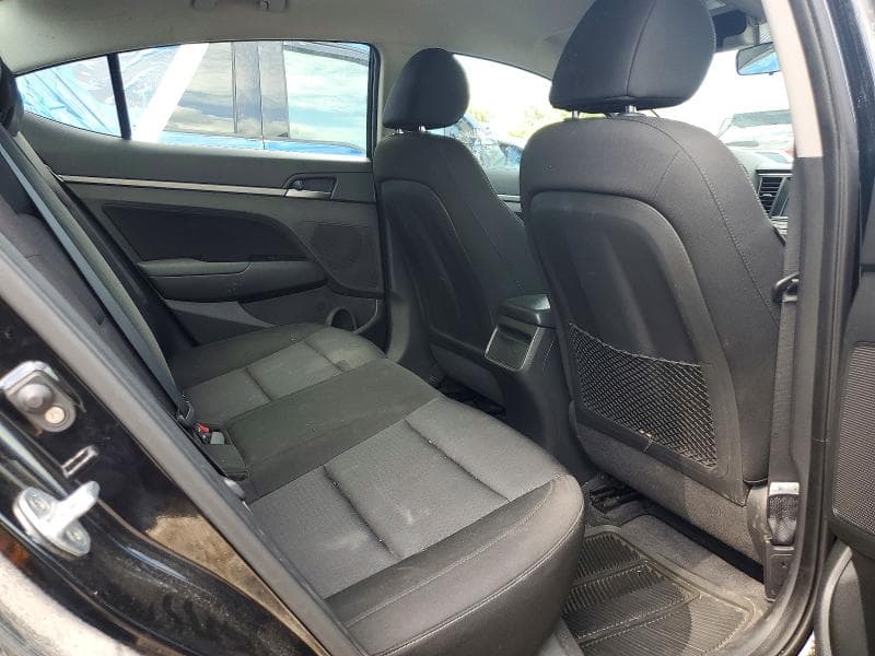 2017 HYUNDAI ELANTRA SE 10