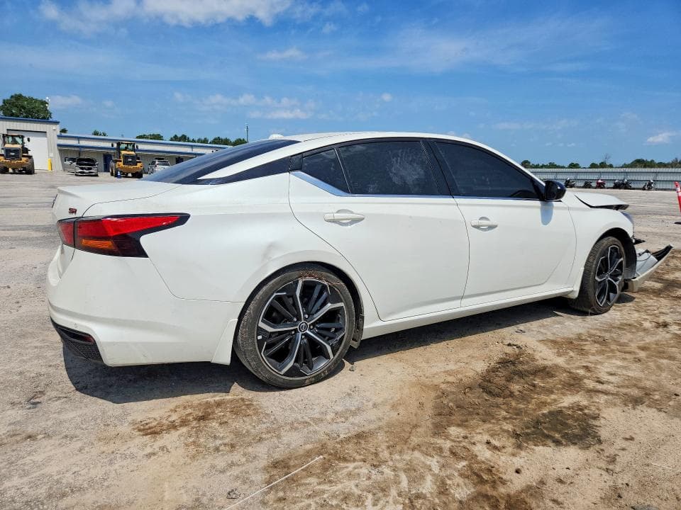 2024 NISSAN ALTIMA SR 3