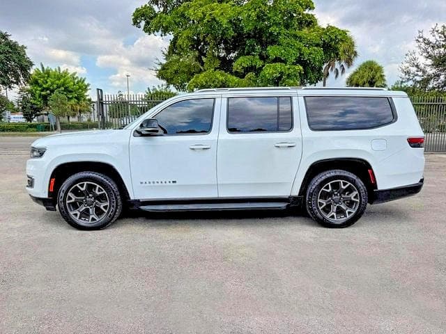 2023 JEEP WAGONEER L SERIES III 11