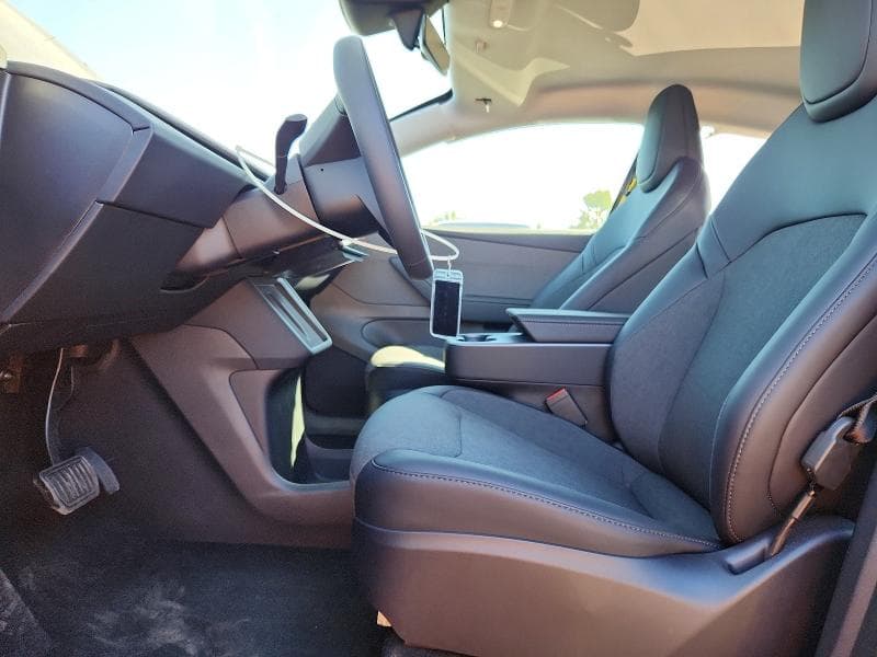 2026 TESLA MODEL Y 7