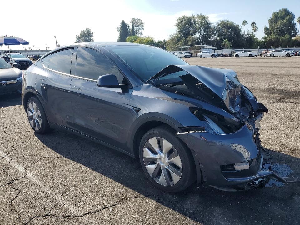 2023 TESLA MODEL Y 4