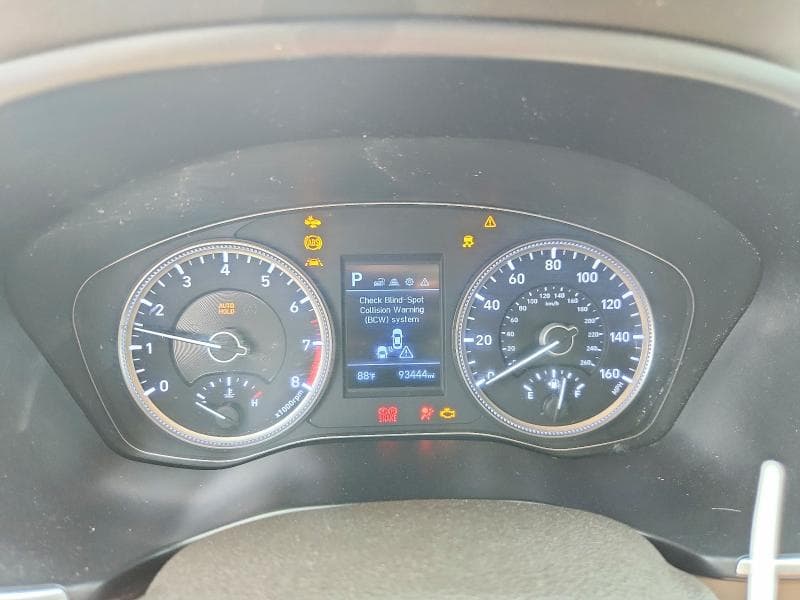 2019 HYUNDAI SANTA FE SE 9