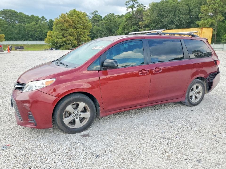 2018 TOYOTA SIENNA LE - 1