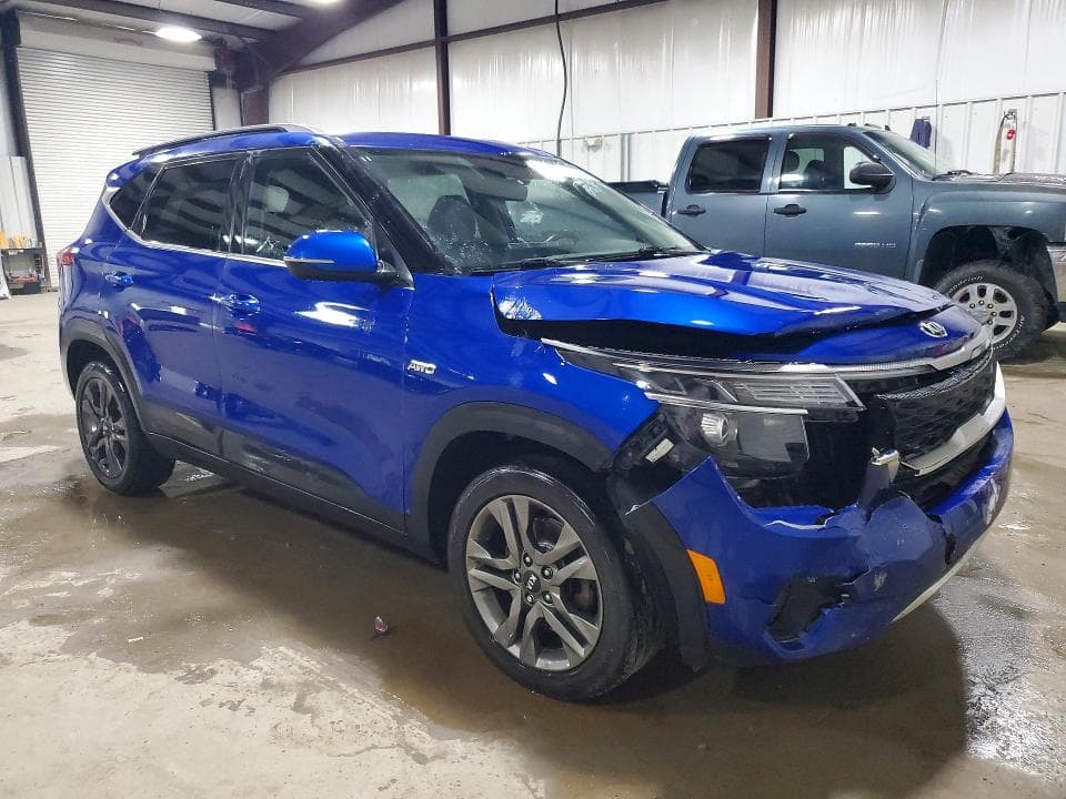 2021 KIA SELTOS S 4