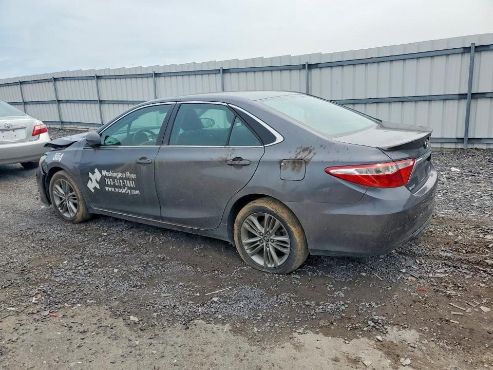 2017 TOYOTA CAMRY SE 2