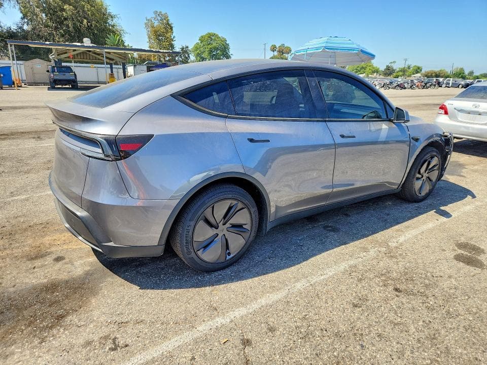 2026 TESLA MODEL Y 3