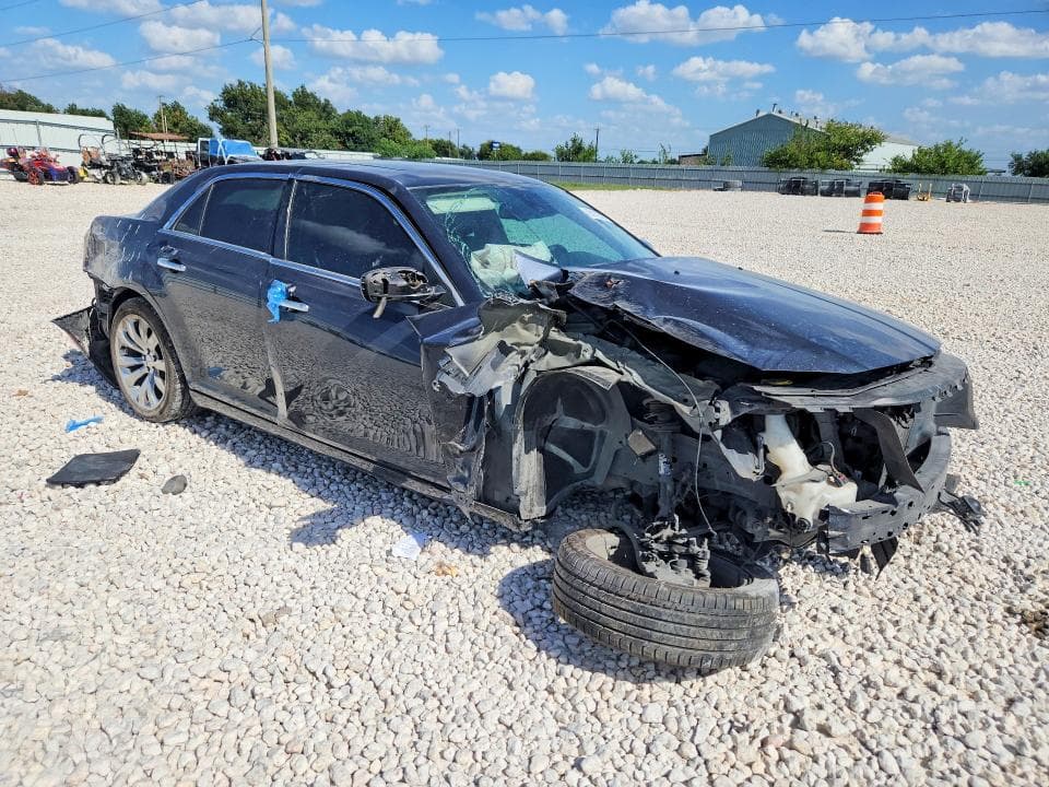 2018 CHRYSLER 300 LIMITED 4