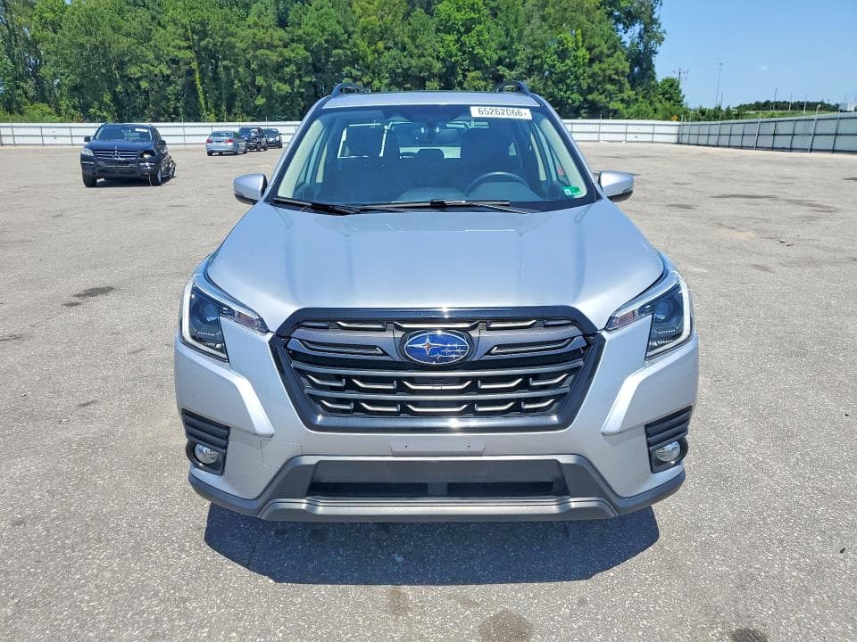 2023 SUBARU FORESTER LIMITED 5