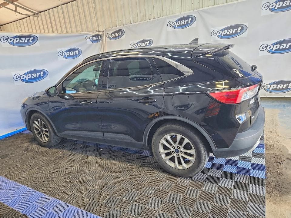 2020 FORD ESCAPE SE 2
