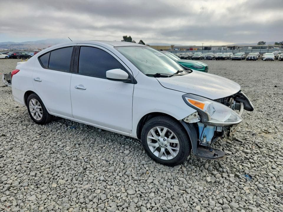 2018 NISSAN VERSA SV 4